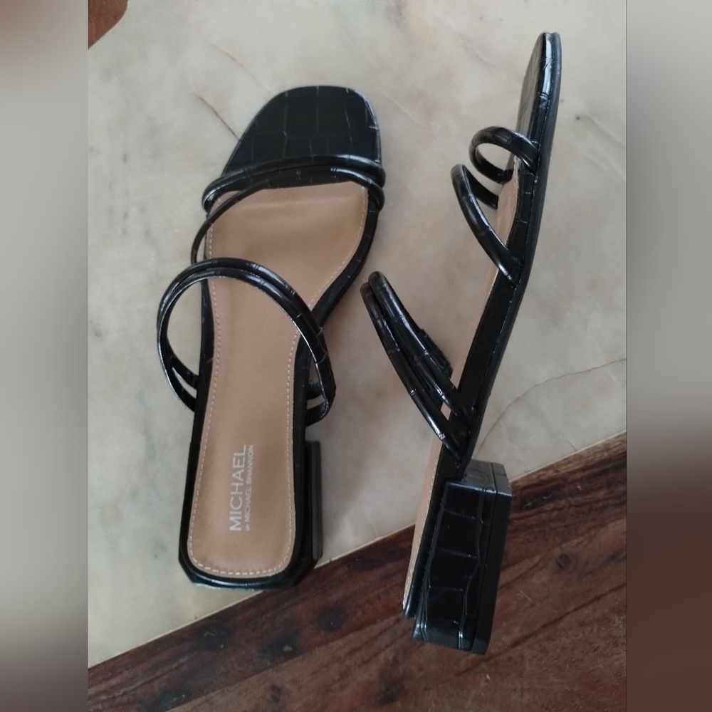 Mk sandal/heels fancy size 6